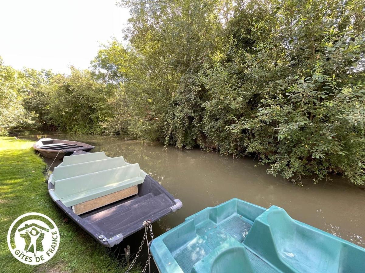 Gite Charmant Au Bord De L'Eau Avec Canoes, Terrasse Et Jardin A Damvix, Au Coeur Du Marais Poitevin. - Fr-1-426-354 Villa Exterior photo